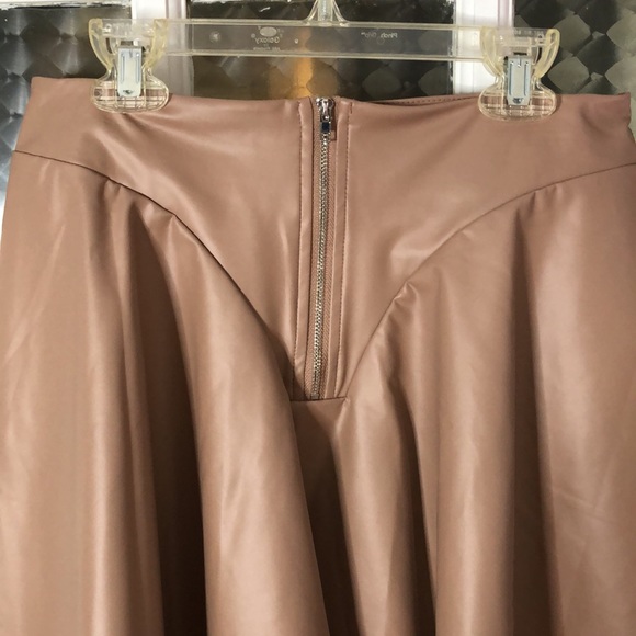 Fashion Nova taupe mini skirt medium - Picture 3 of 5